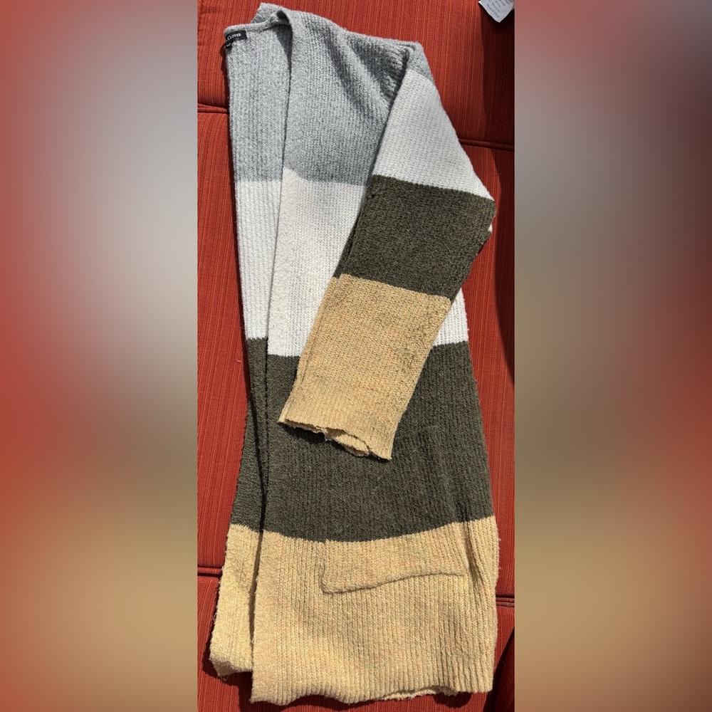 Colorblock Cardigan Sweater With Pockets - Picture 2 of 5